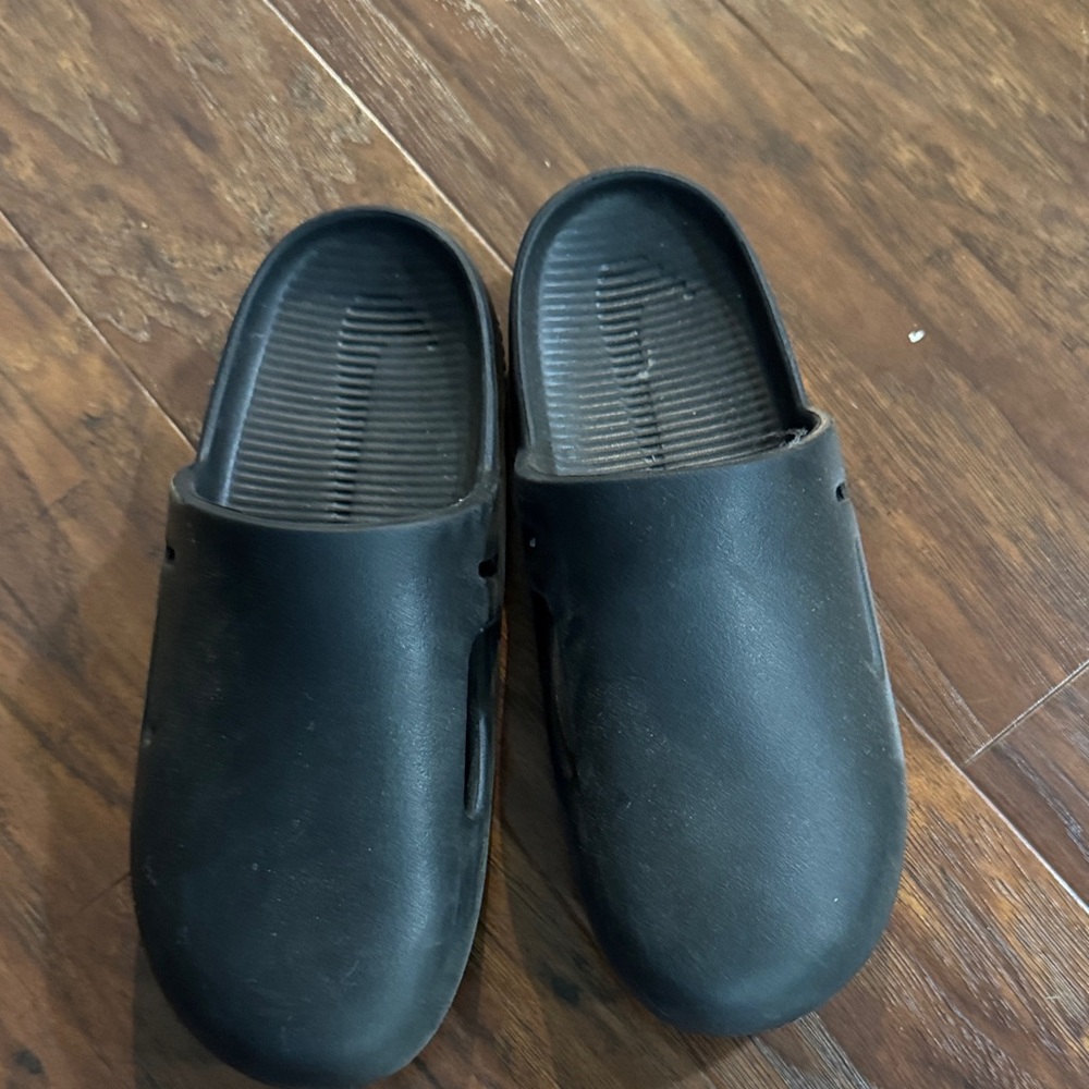Nike Black Slip-On Clog Loafers